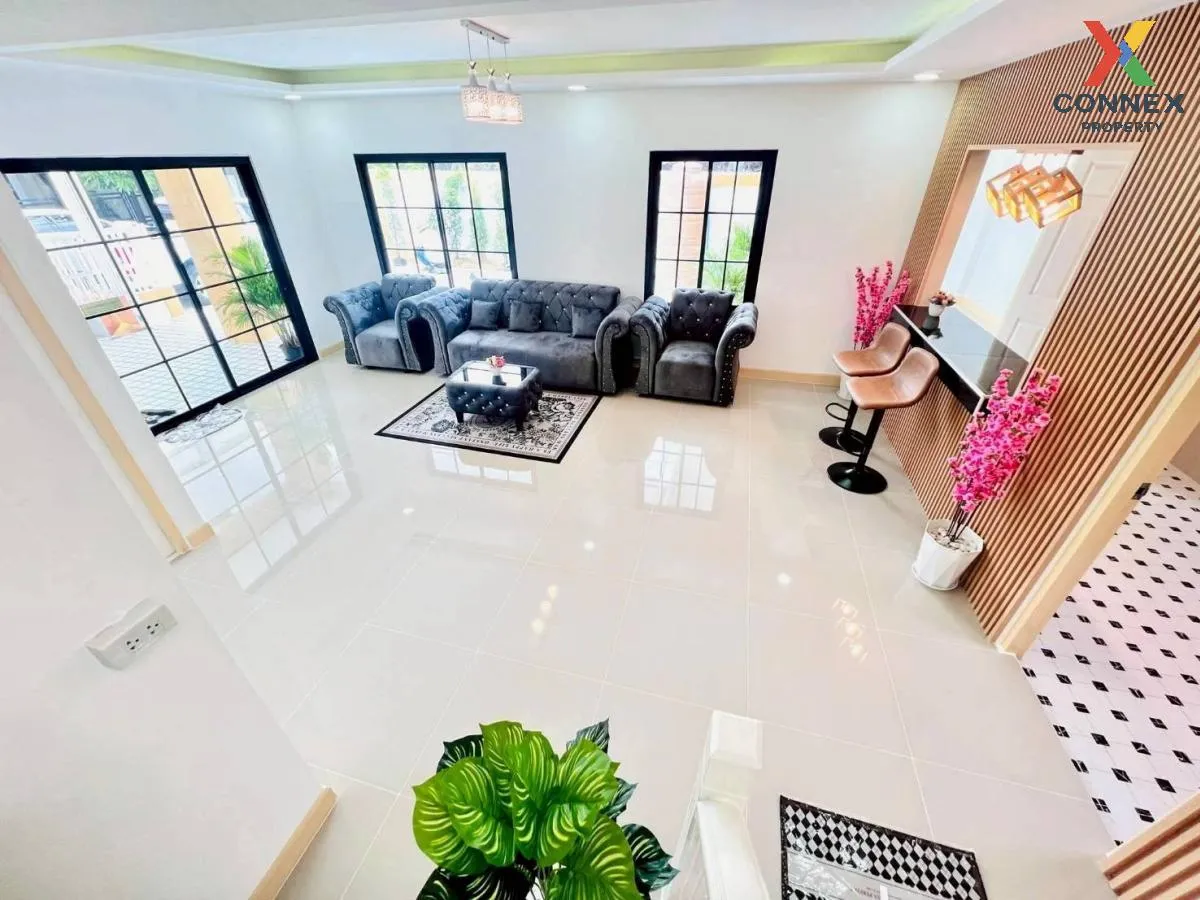 For Sale Townhouse/Townhome  , Pruksa 18/1 , corner unit , newly 
