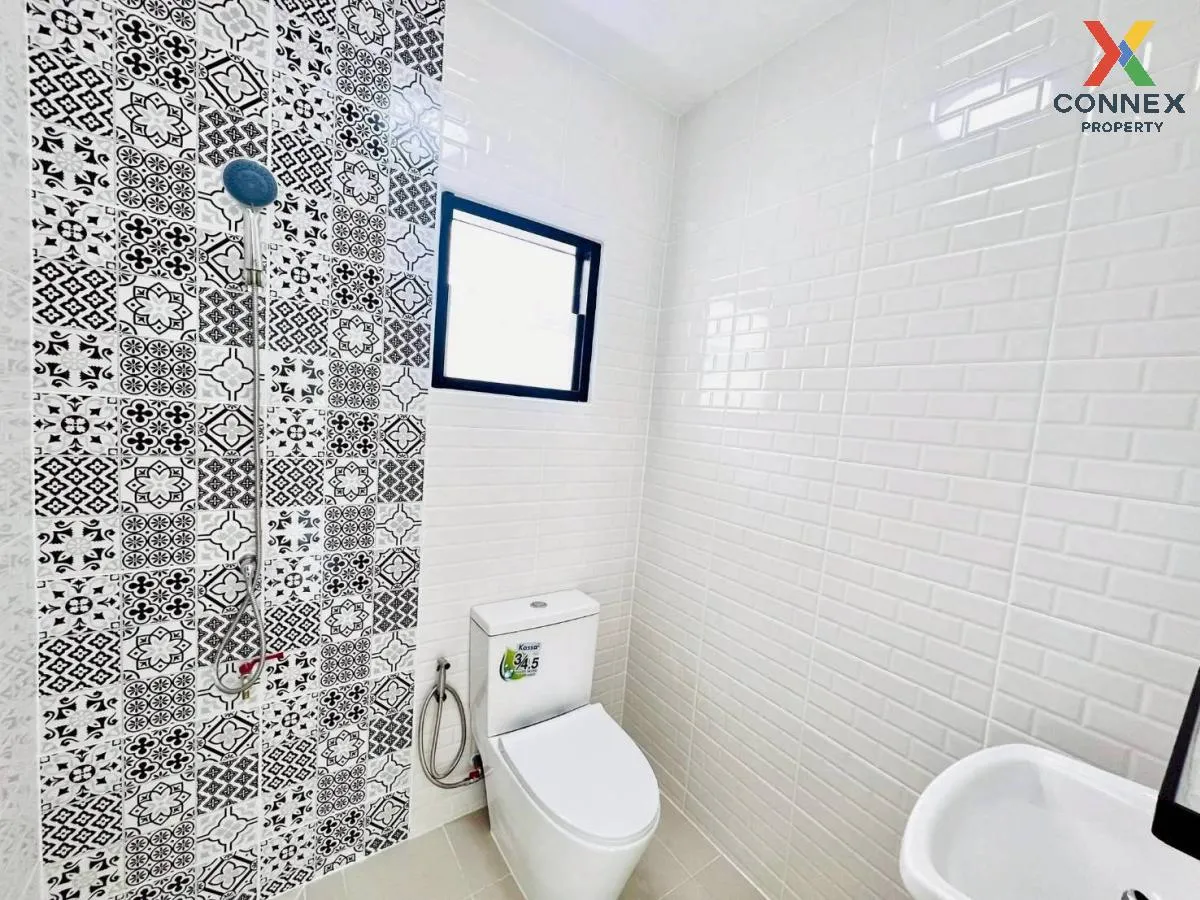 For Sale Townhouse/Townhome  , Pruksa 18/1 , corner unit , newly 
