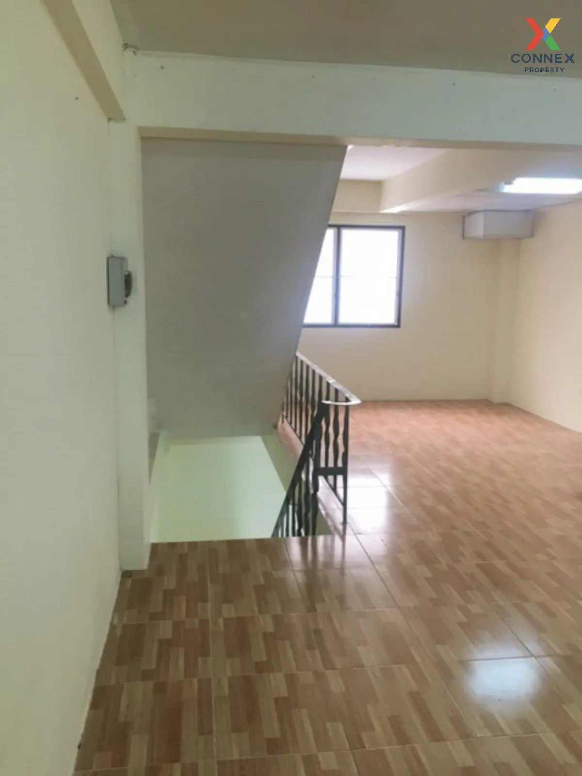 For Rent Commercial building 3.5 floors area 200 square meters Th