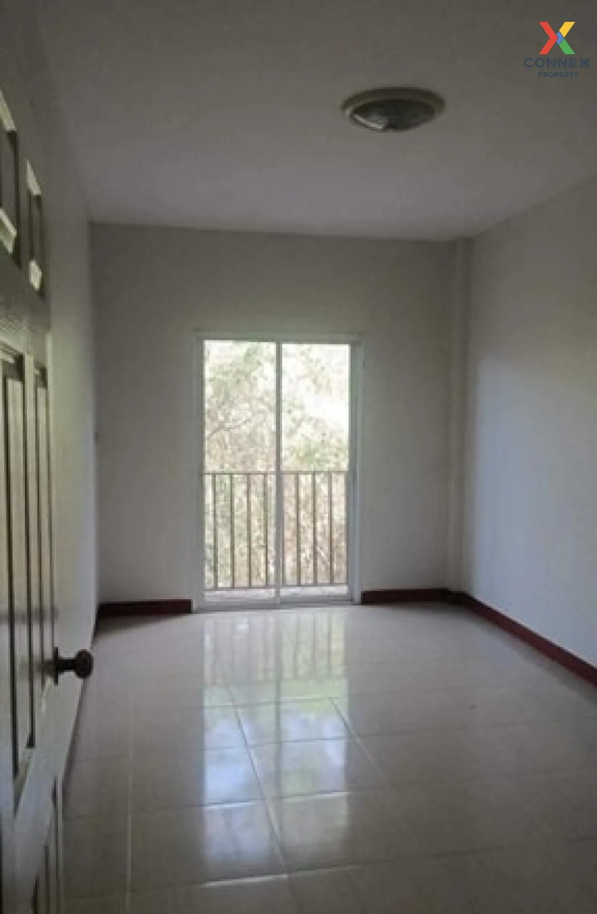 For Sale 2 - storey commercial building area 126 square meters Na