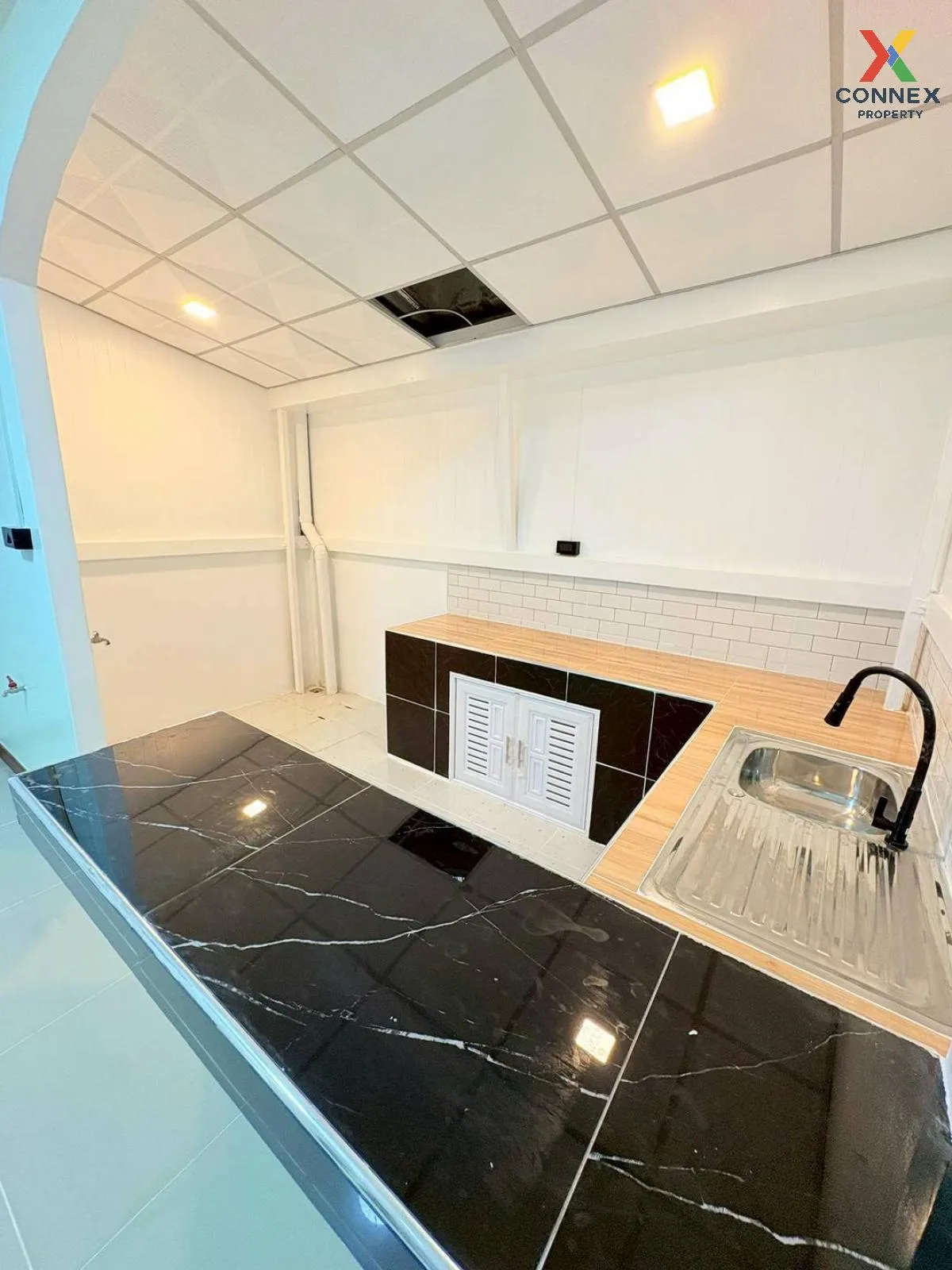 For Sale Townhouse/Townhome  , Parichat Village 345 , newly renov