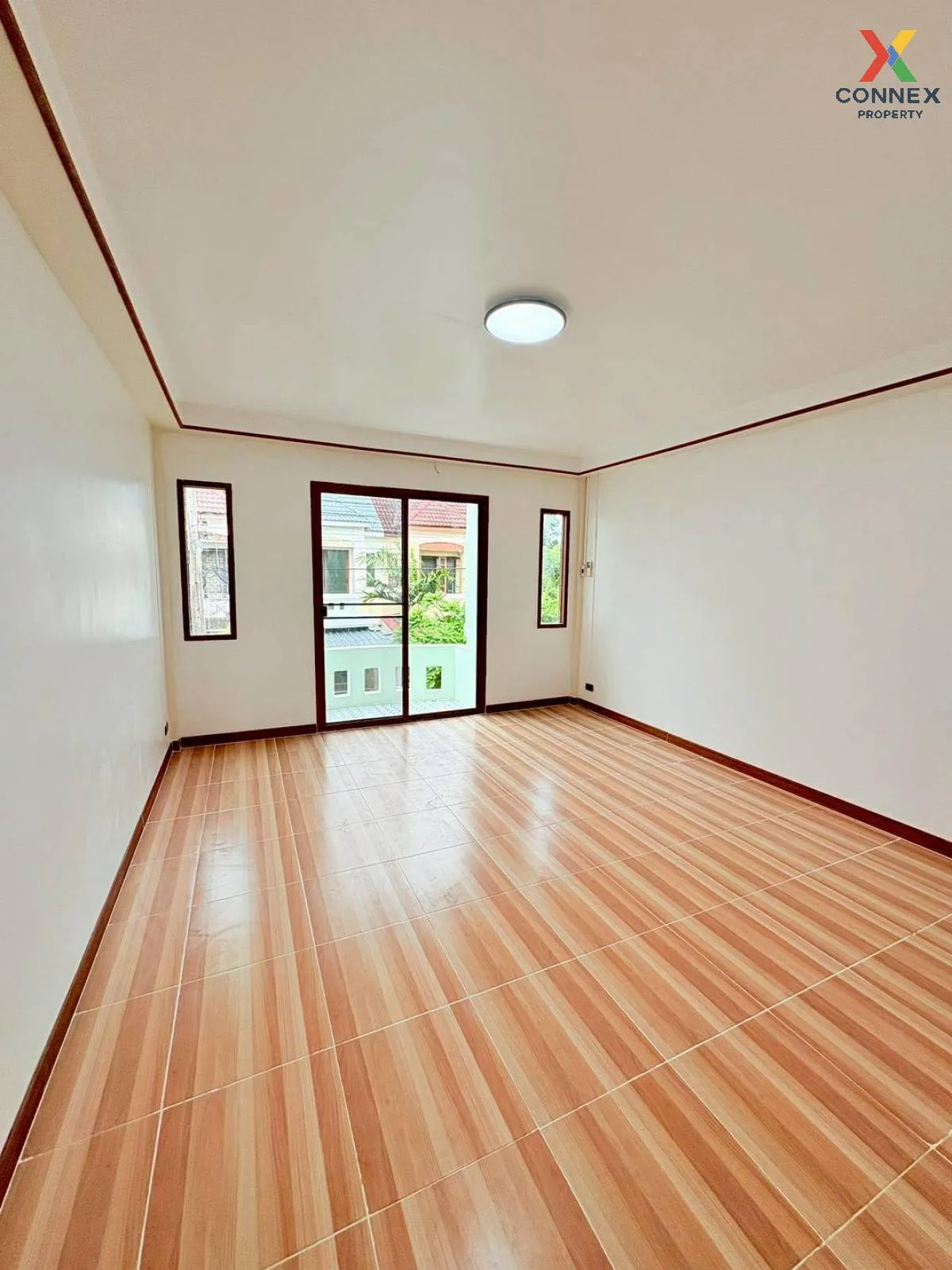 For Sale Townhouse/Townhome  , Parichat Village 345 , newly renov
