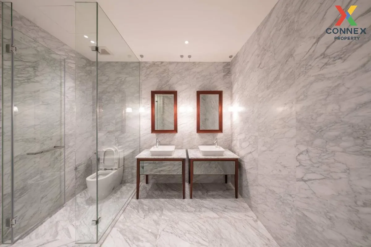 For Rent Condo , Khun By Yoo , nice view , high floor , wide fron