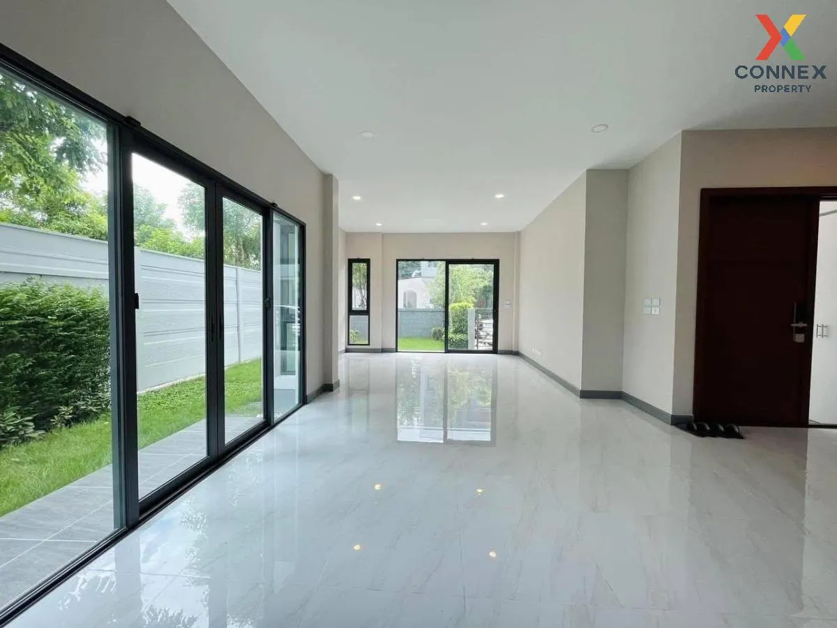 For Sale House , THE CITY Sukhumvit - Onnut , corner unit , wide  4