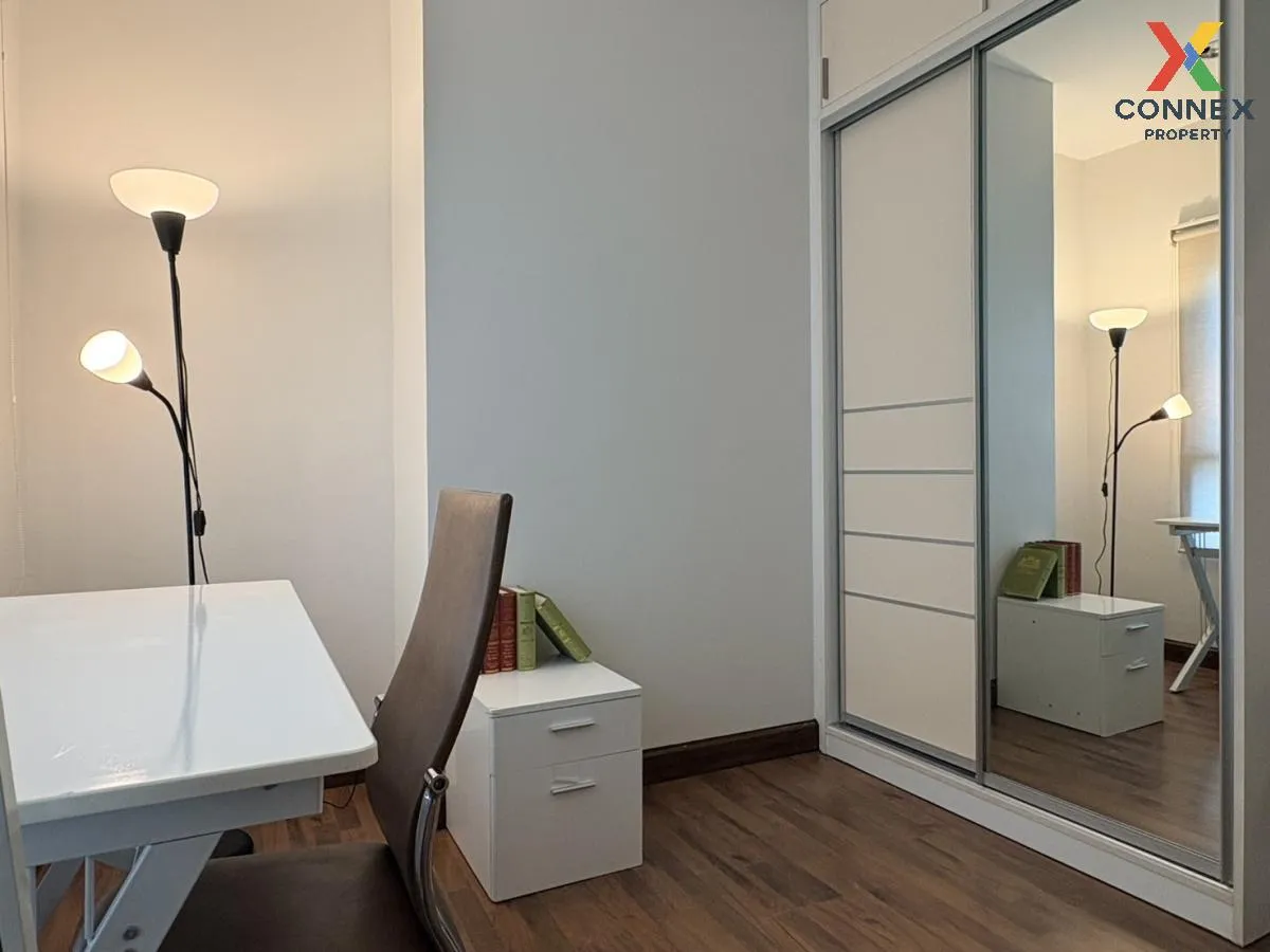 For Rent Condo , Q House Sathorn , corner unit , BTS-Krung Thon B 4