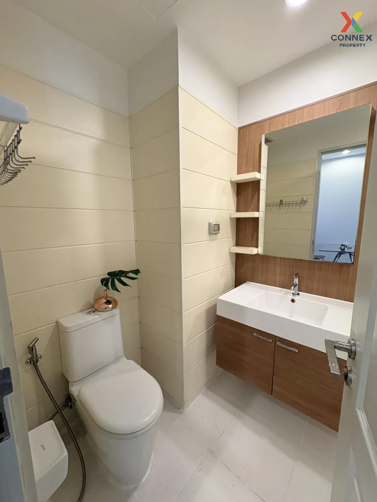 For Rent Condo , Q House Sathorn , corner unit , BTS-Krung Thon B