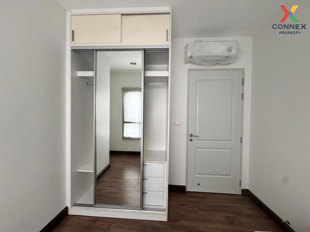 For Rent Condo , Q House Sathorn , corner unit , BTS-Krung Thon B