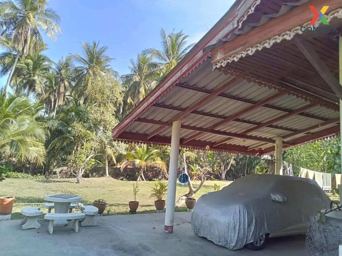 For Sale Single house with land 2 rai 27 sq m, Samut Songkhram ,  2