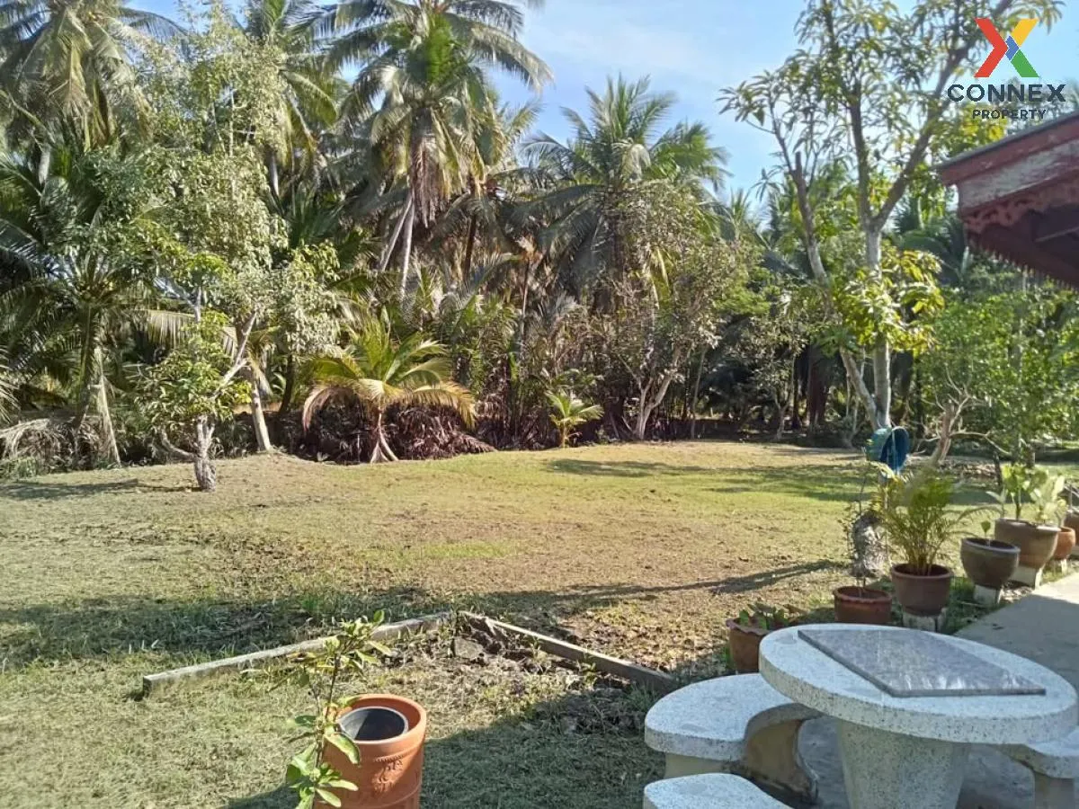 For Sale Single house with land 2 rai 27 sq m, Samut Songkhram , 