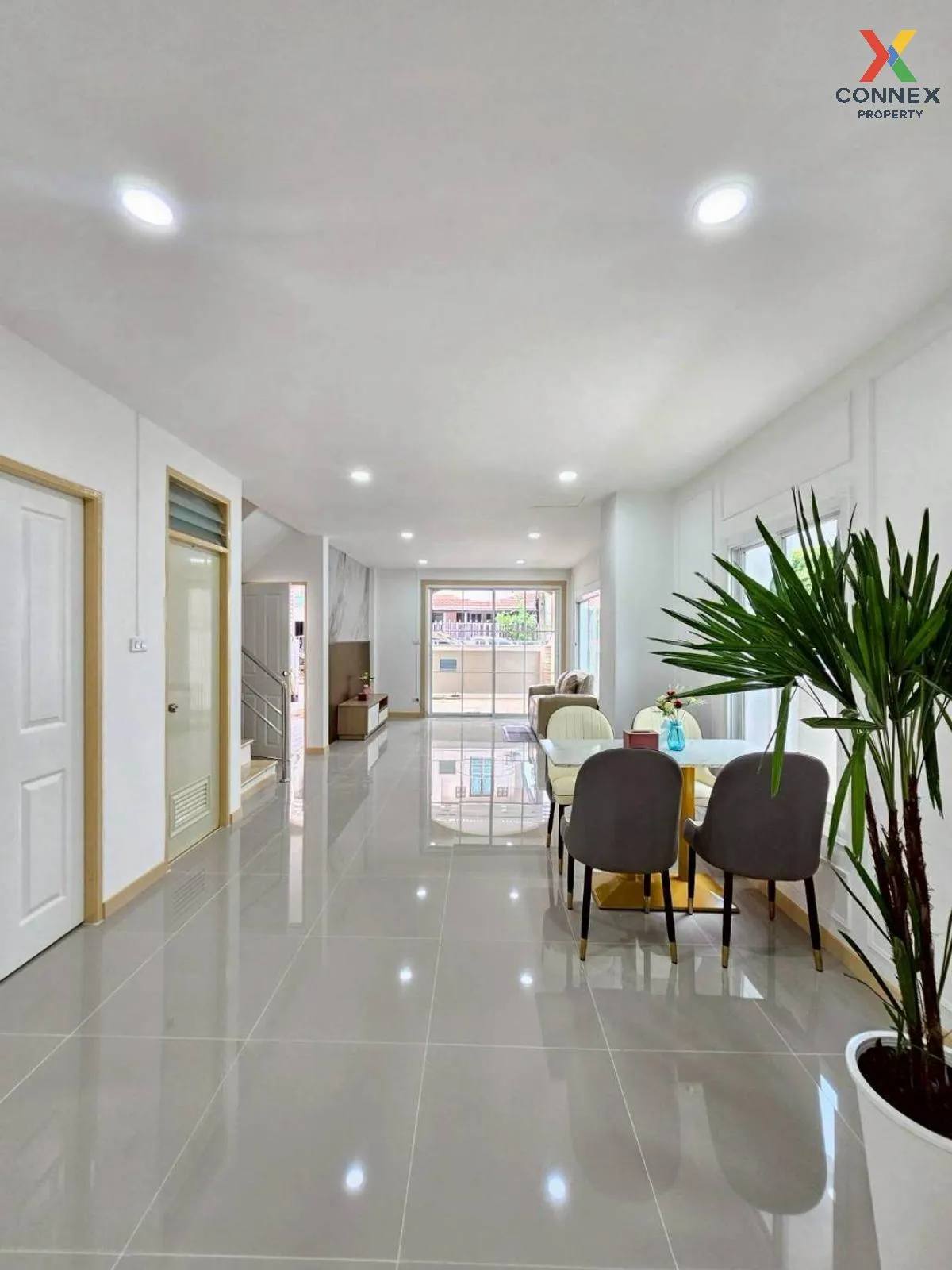 ขายทาวน์เฮ้าส์/ทาวน์โฮม  บ้านสุชา รีโนเวทใหม่ ละหาร บางบัวทอง นนท