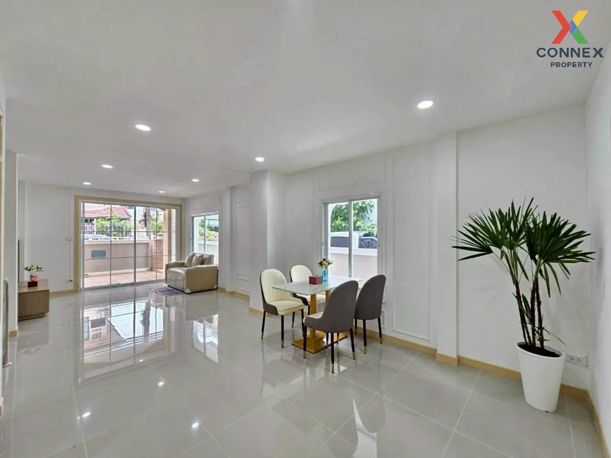 ขายทาวน์เฮ้าส์/ทาวน์โฮม  บ้านสุชา รีโนเวทใหม่ ละหาร บางบัวทอง นนท