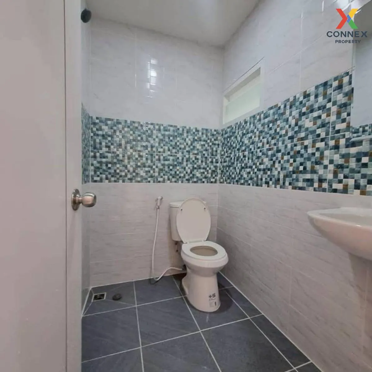 For Sale Townhouse/Townhome  , Baan Arsa House 5 , newly renovate