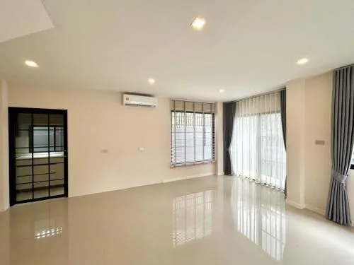ขายบ้าน  ลุมพินี ทาวน์เพลส พระราม 2 - ท่าข้าม แสมดำ เขต บางขุนเทียน กรุงเทพ CX-127516