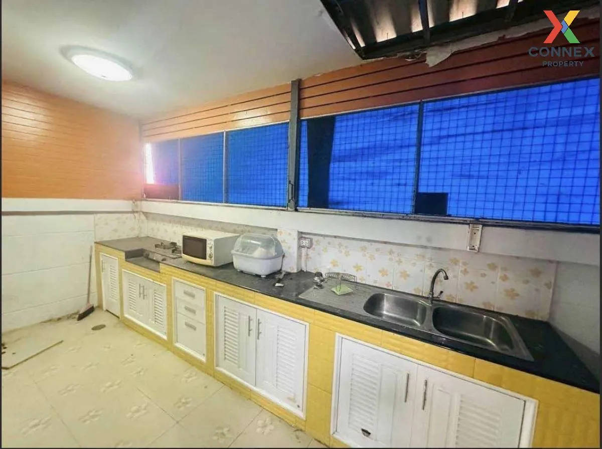 For Sale Townhouse/Townhome  , Nonthara Village 2 , Bang Khun Kon 3