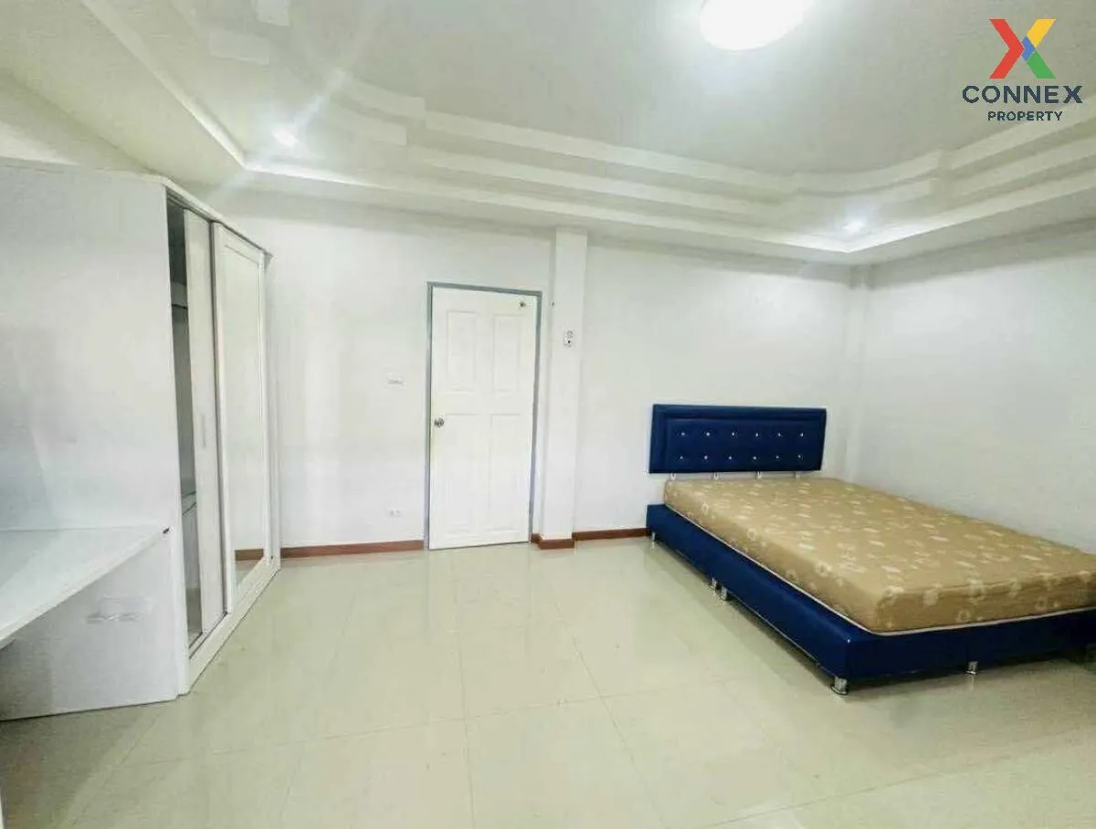 For Sale Townhouse/Townhome  , Nonthara Village 2 , Bang Khun Kon 4