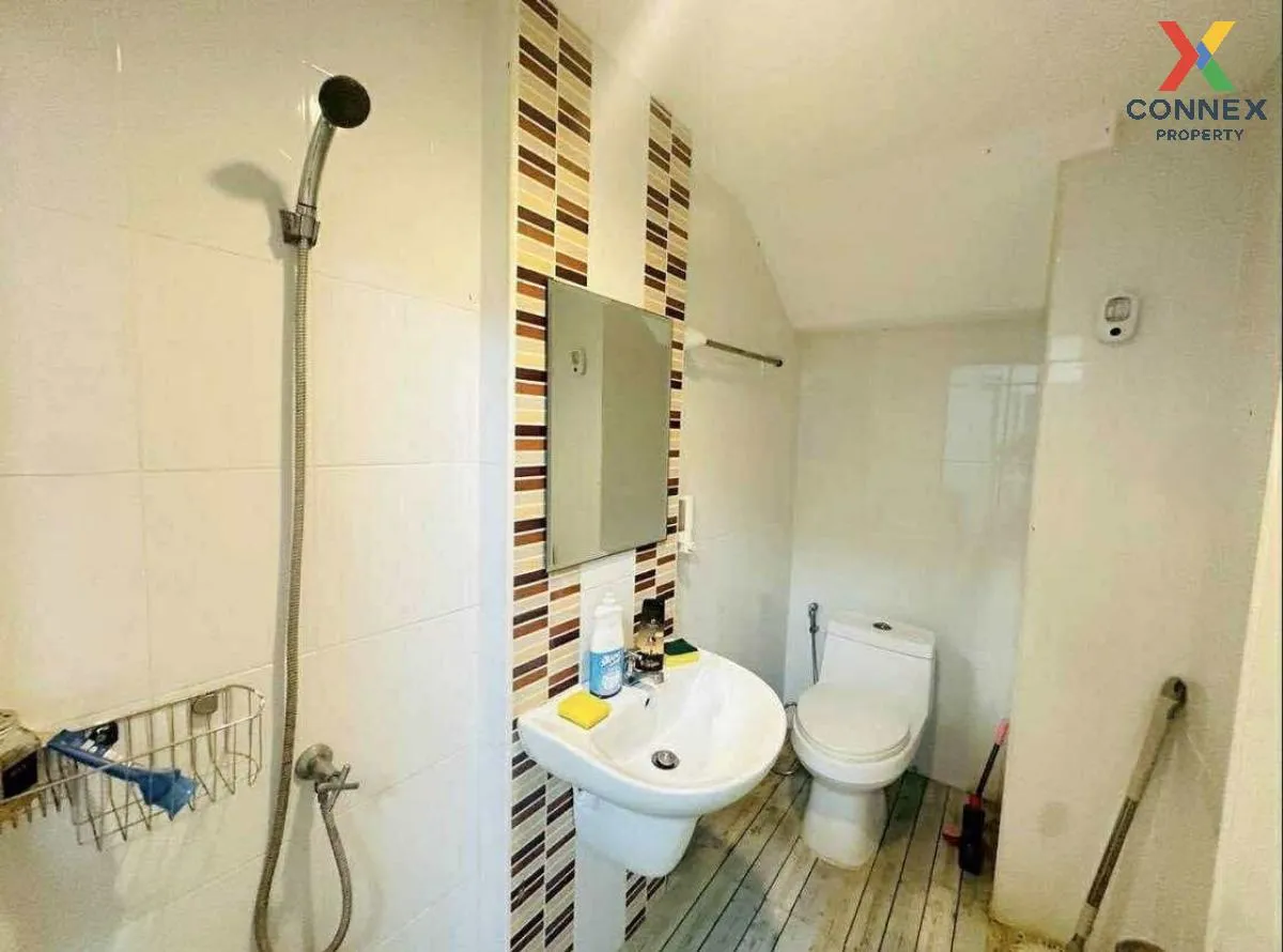 For Sale Townhouse/Townhome  , Nonthara Village 2 , Bang Khun Kon