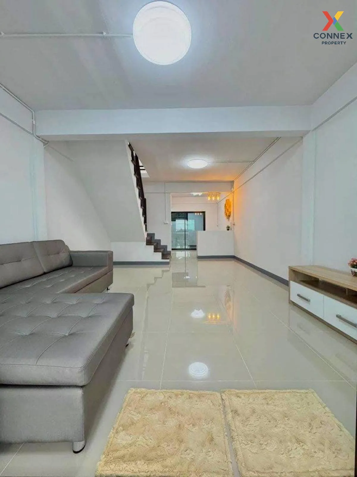 ขายทาวน์เฮาส์ 2 ชั้น พื้นที่ 17ตร.ม. ซอยเรวดี 57 เมืองนนทบุรี นนท 3