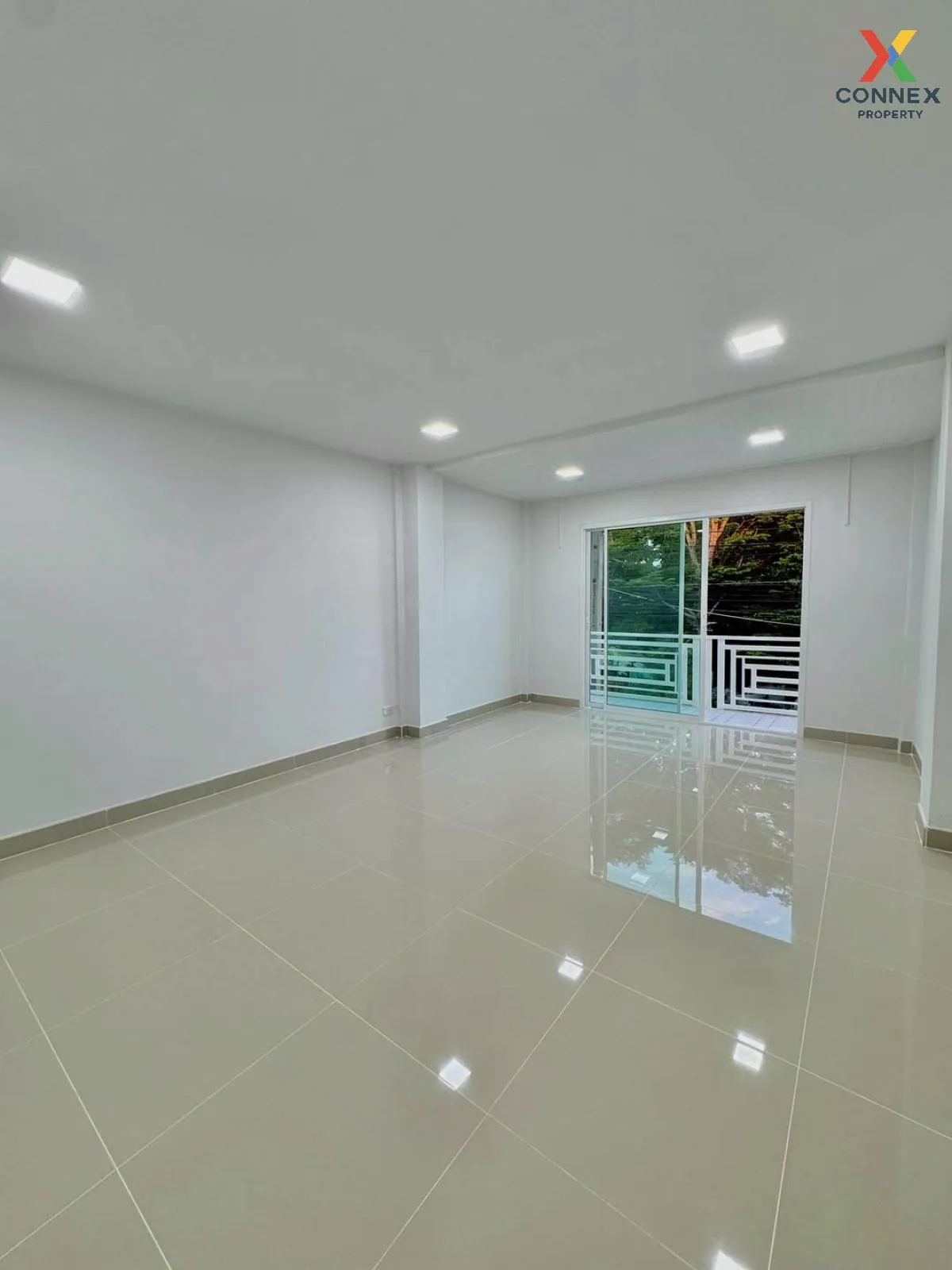 For Sale Townhouse/Townhome  , Piyawararom 2 , newly renovated , 