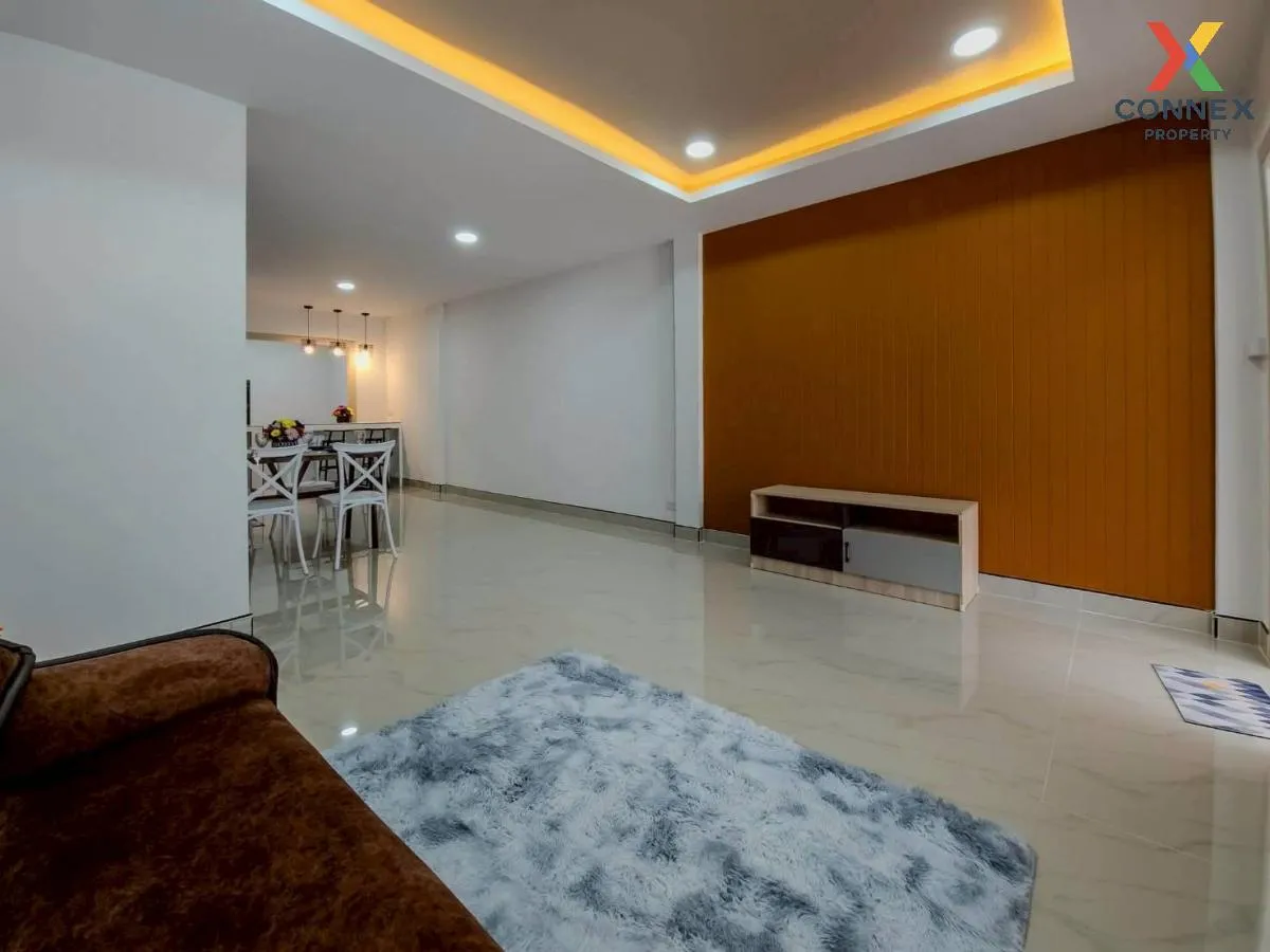 ขายทาวน์เฮ้าส์/ทาวน์โฮม  บ้านปิยวรารมย์ 3 รีโนเวทใหม่ ไทรน้อย ไทร