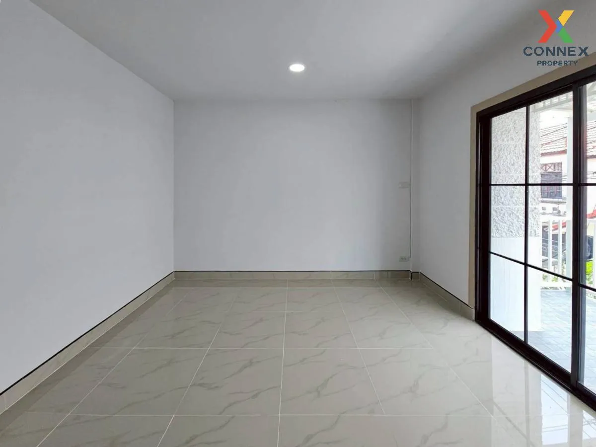 ขายทาวน์เฮ้าส์/ทาวน์โฮม  บ้านปิยวรารมย์ 3 รีโนเวทใหม่ ไทรน้อย ไทร