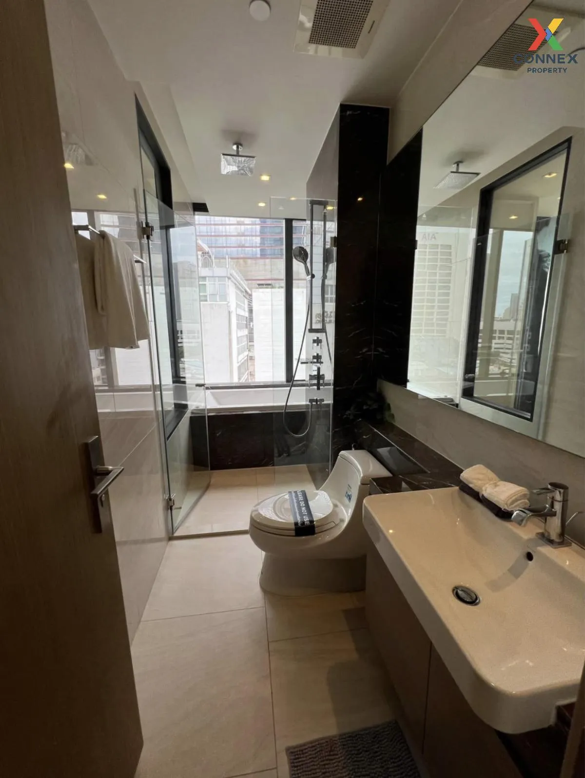 For Rent Condo , Ashton Silom , nice view , corner unit , wide fr
