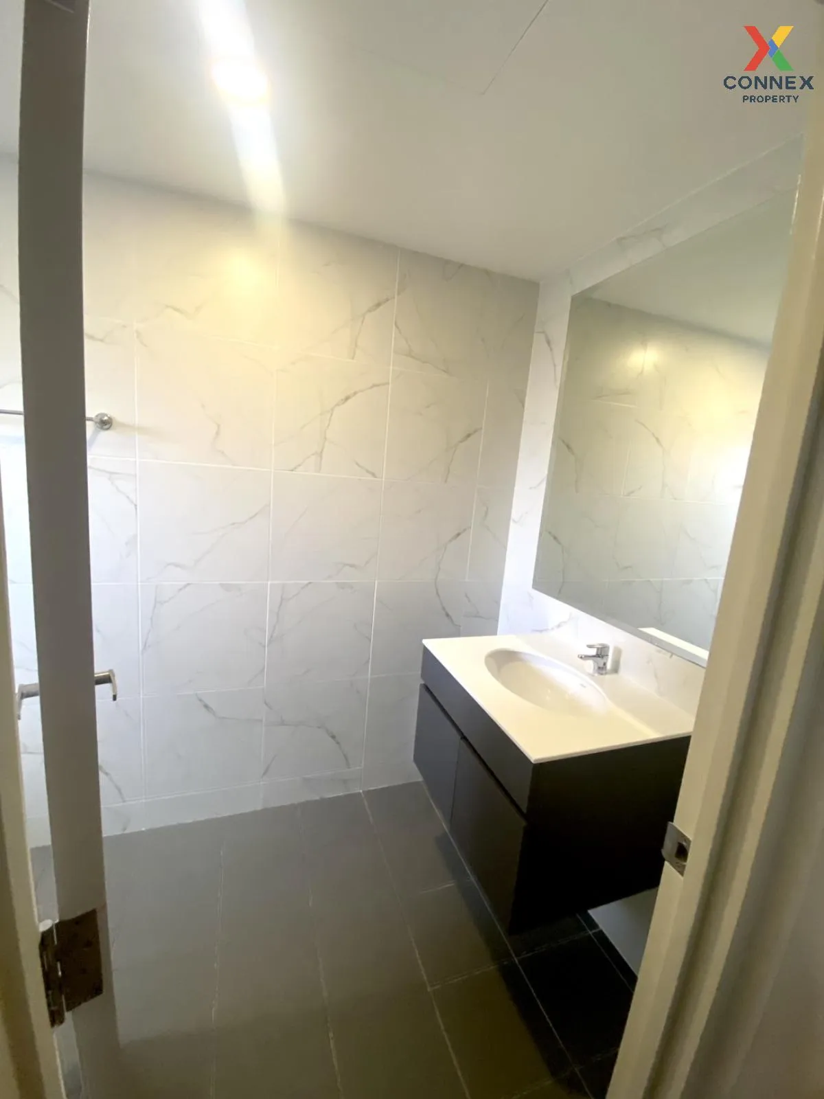 For Sale House , CENTRO Wongwaen - Chatuchot , Sam Wa Tawan Tok ,