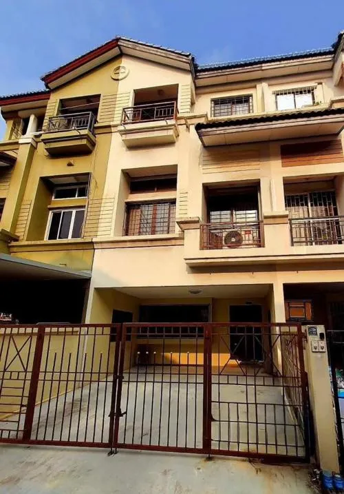 For Sale Townhouse/Townhome  , Baan Klang Muang Ratchada - Mengjai 1 , Wang Thong Lang , Wang Thong Lang , Bangkok , CX-127934