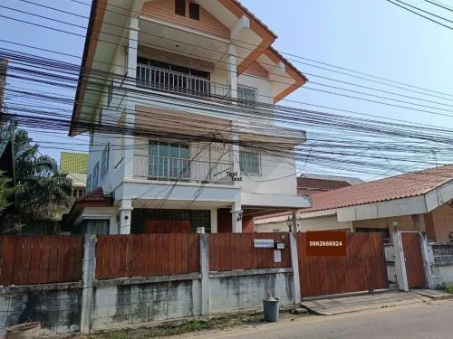 ขายชายบ้านเดี่ยวซอยนาคนิวาส 27 แยก 24 ลาดพร้าว เขต ลาดพร้าว กรุงเทพ CX-127945