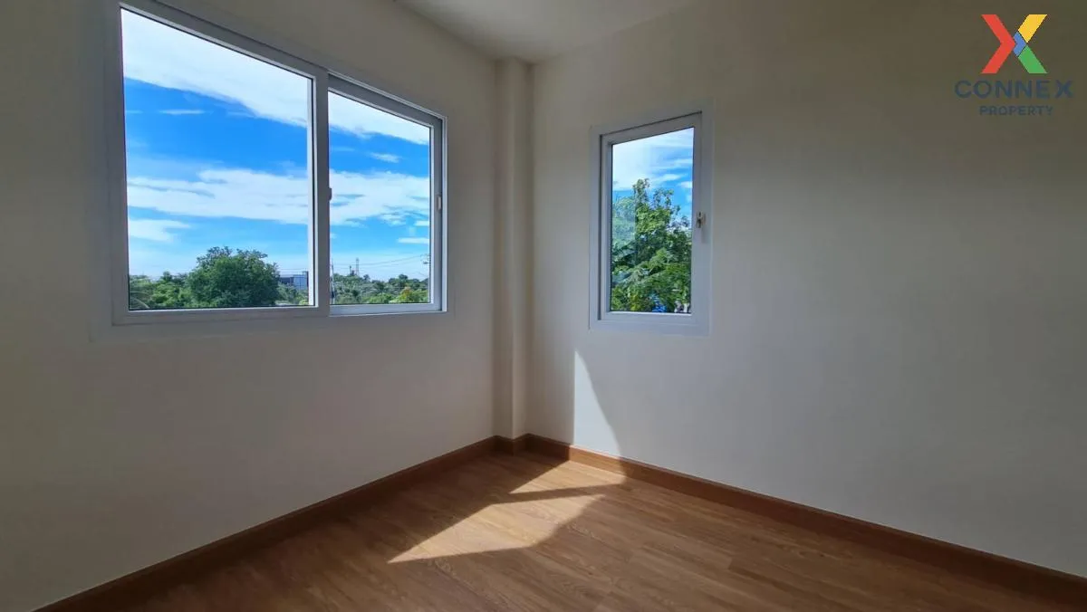 For Sale Townhouse/Townhome  , Park Village 4 Sarasas - Ratchapru