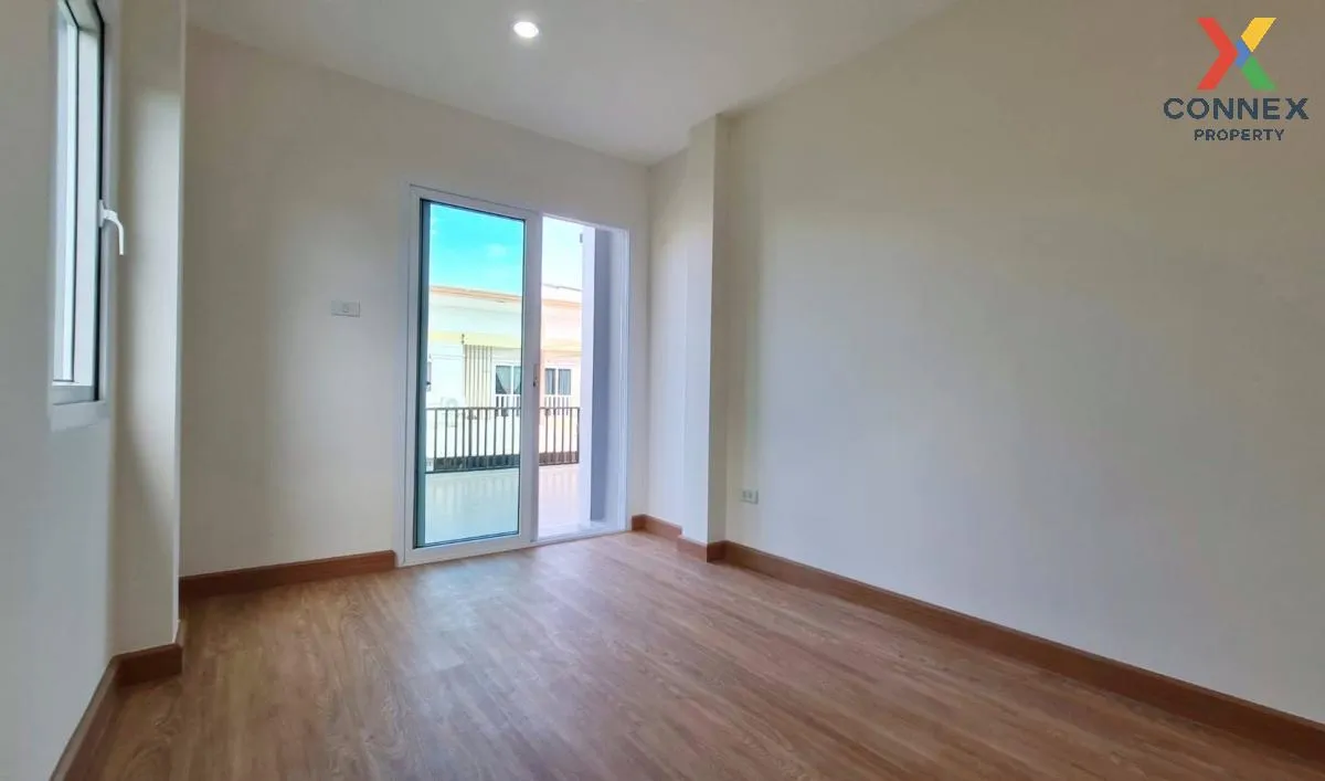 For Sale Townhouse/Townhome  , Park Village 4 Sarasas - Ratchapru