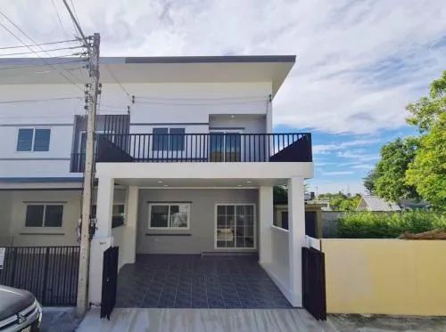For Sale Townhouse/Townhome  , Park Village 4 Sarasas - Ratchapruek , corner unit , newly renovated , Khlong Phra Udom , Lat Lum Kaeo , Pathum Thani , CX-127993