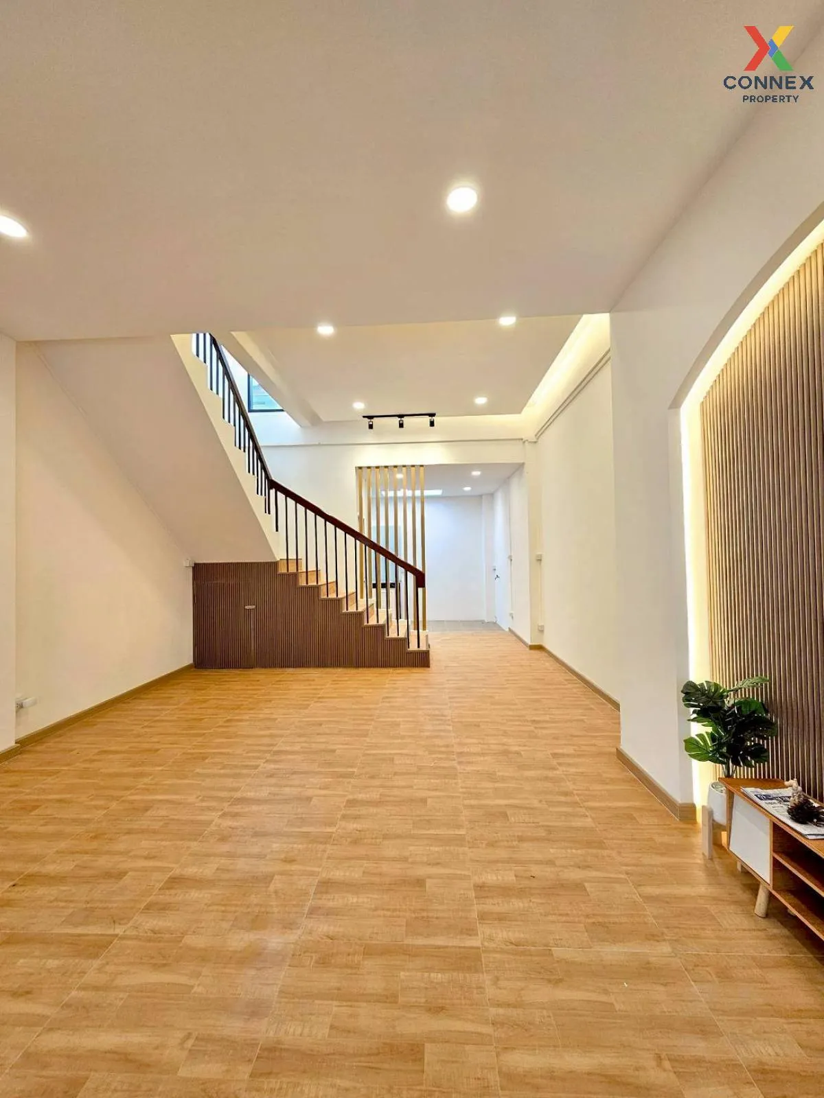ขายทาวน์เฮ้าส์/ทาวน์โฮม  ทรัพย์วัฒนะ รีโนเวทใหม่ บางพูด ปากเกร็ด 