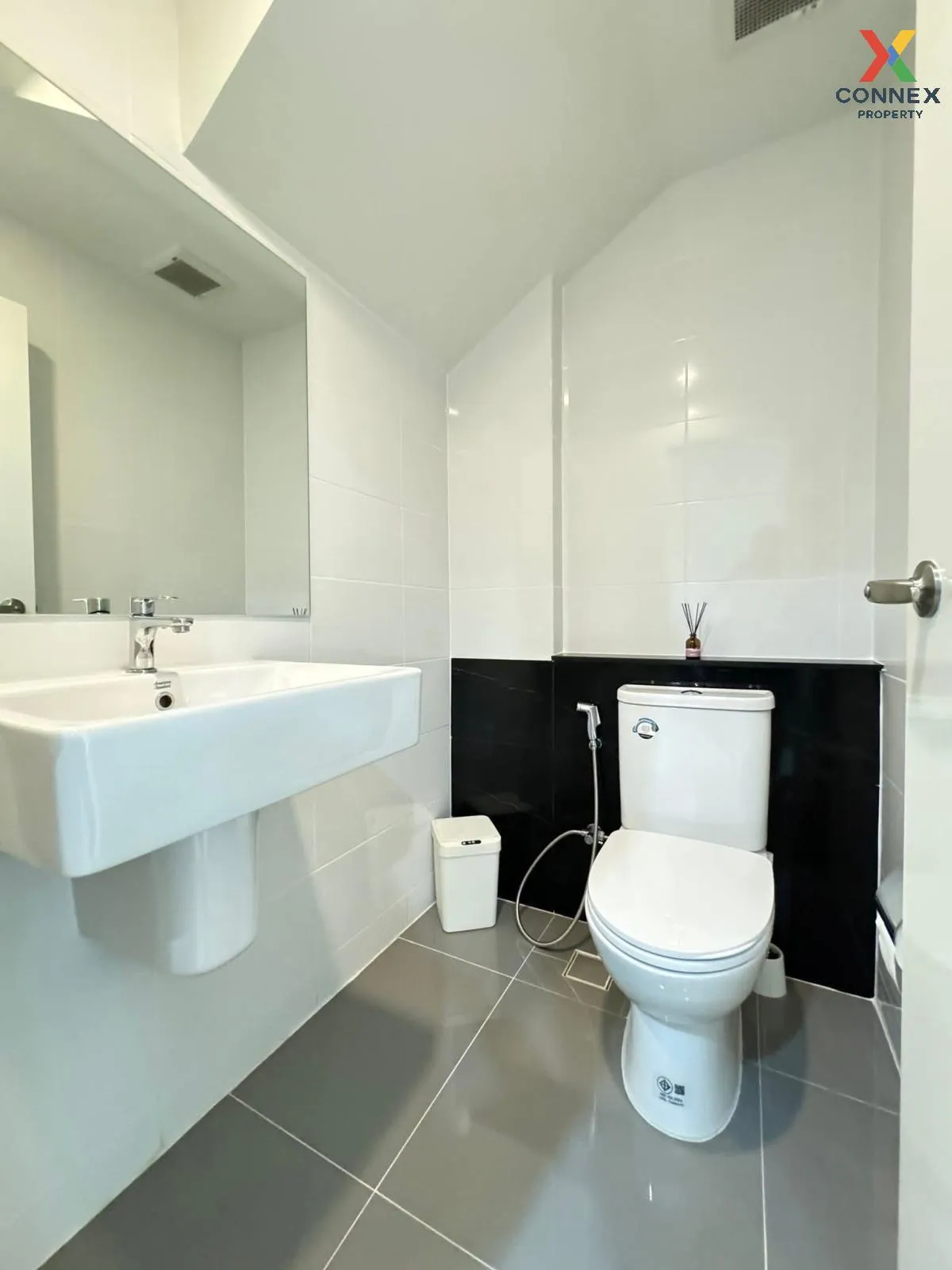 For Rent Townhouse/Townhome  , Baan Klang Muang Rama 9-New Krungt