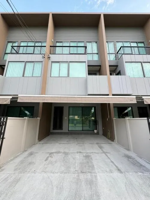 For Rent Townhouse/Townhome  , Baan Klang Muang Rama 9-New Krungthep Kreetha , Thap Chang , Saphan Sung , Bangkok , CX-128249