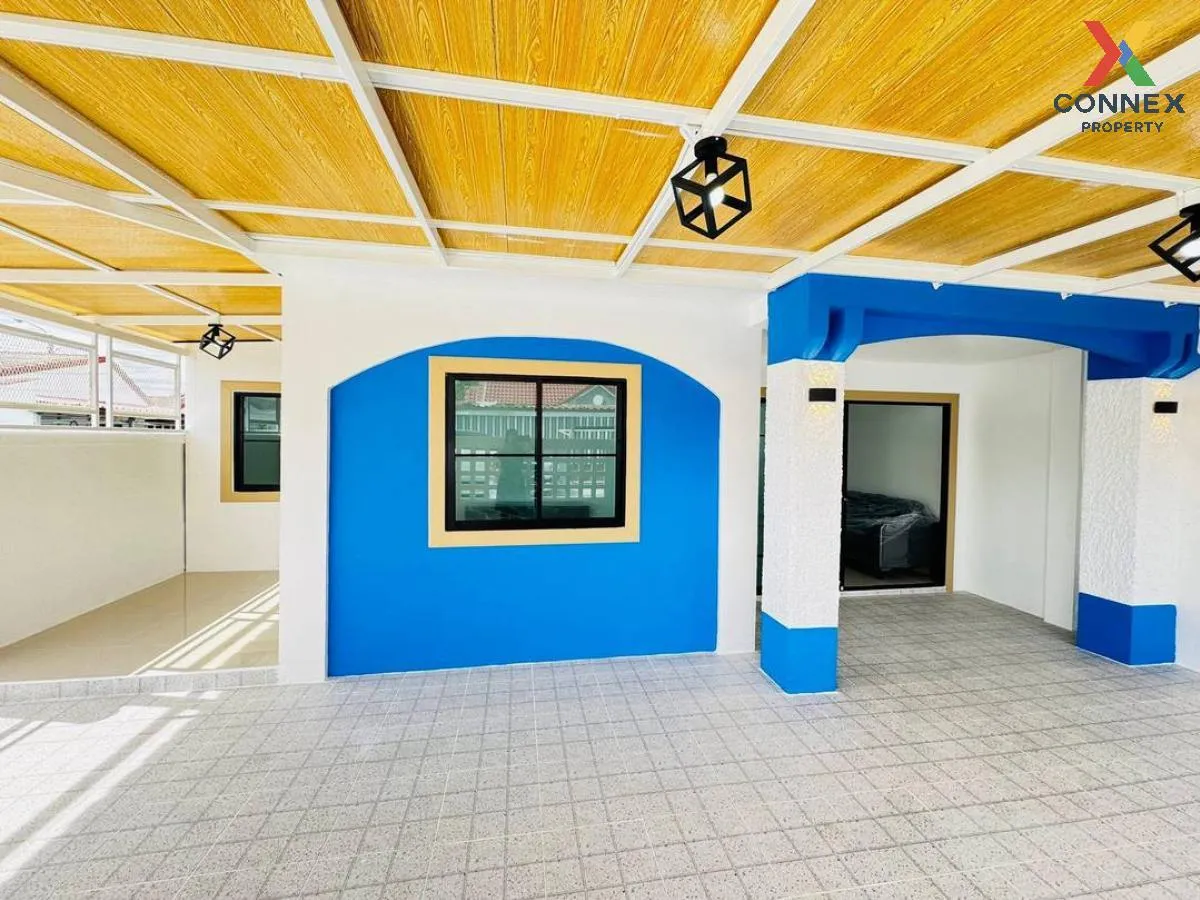 For Sale Townhouse/Townhome  , Baan Tawan Ngam , corner unit , wi