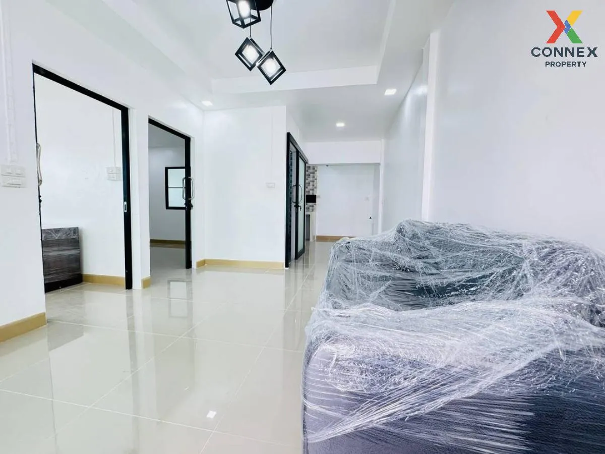 For Sale Townhouse/Townhome  , Baan Tawan Ngam , corner unit , wi