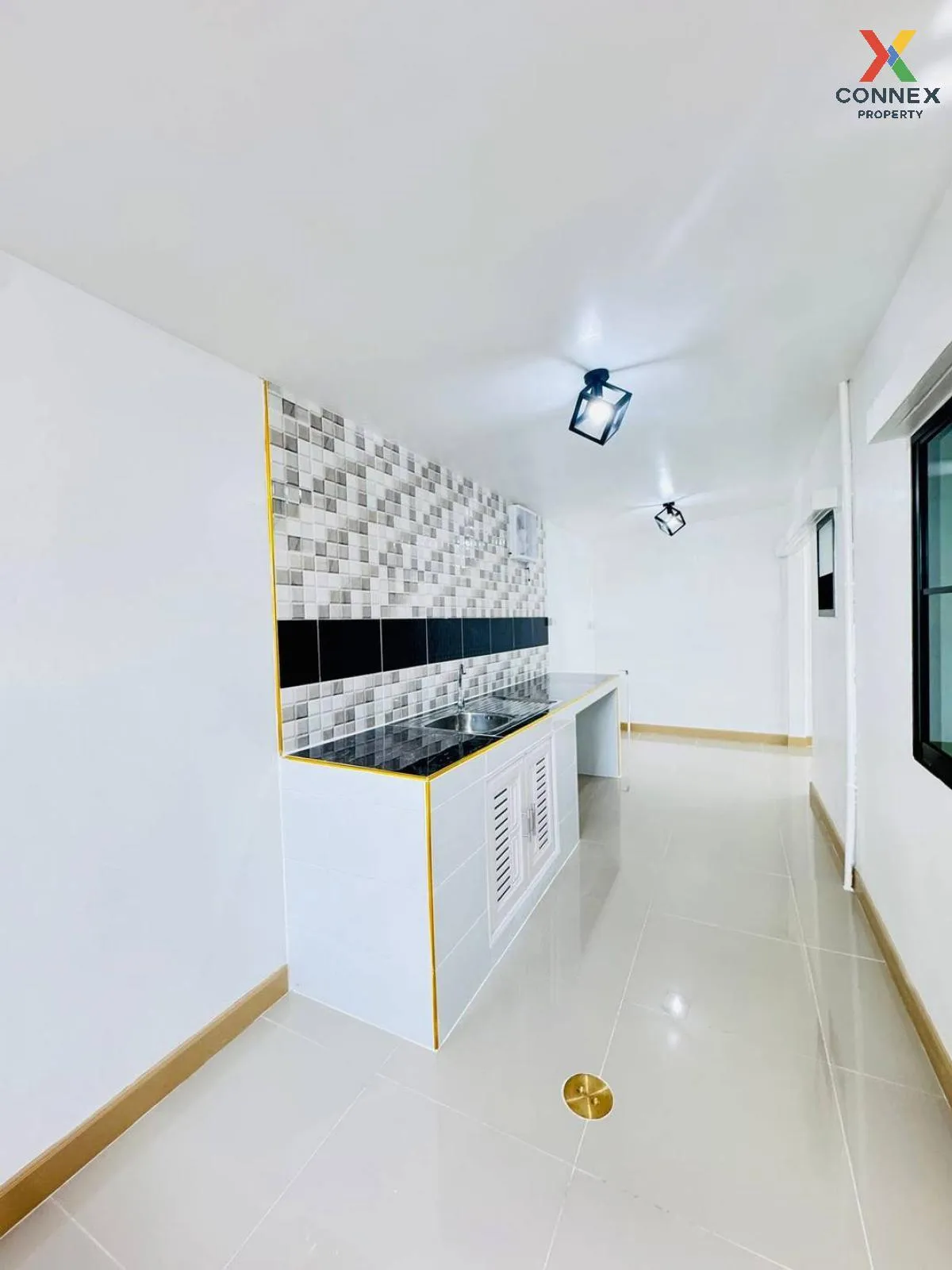 For Sale Townhouse/Townhome  , Baan Tawan Ngam , corner unit , wi
