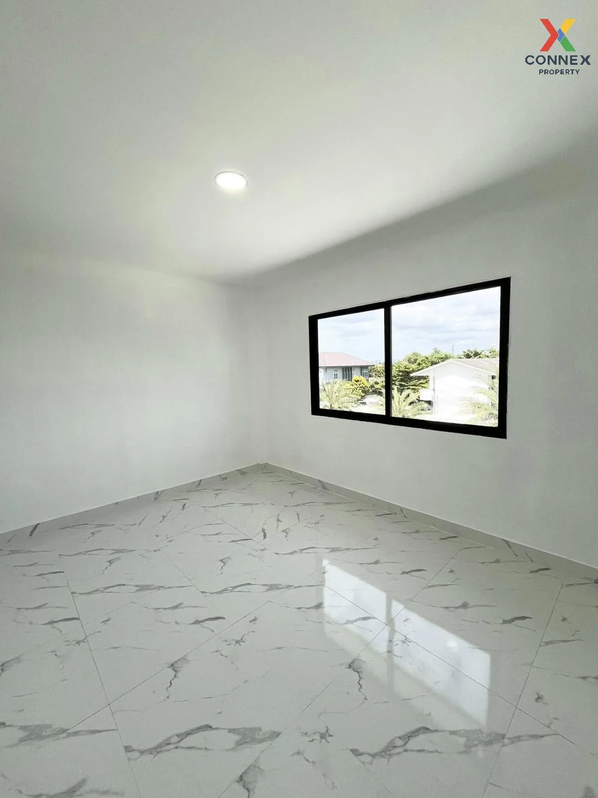 For Rent 3-storey townhouse, along Ram Intra Expressway, 200 squa