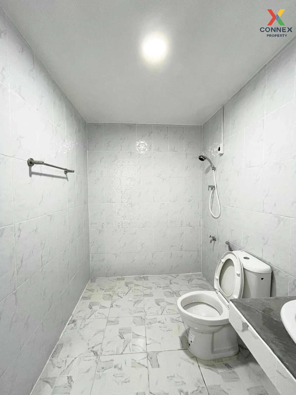For Rent 3-storey townhouse, along Ram Intra Expressway, 200 squa