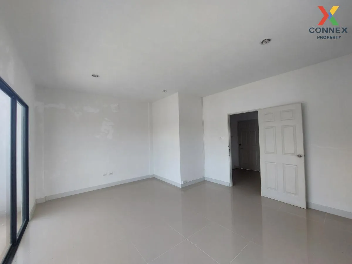 For Sale Townhouse/Townhome  , Panacea Ville , corner unit , Na P