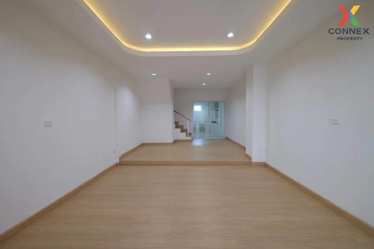 For Sale Townhouse/Townhome  , Baan Sud Theeruk , Chankasem , Cha