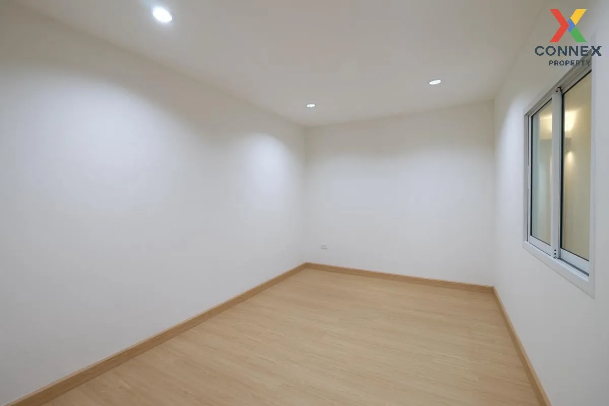 For Sale Townhouse/Townhome  , Baan Sud Theeruk , Chankasem , Cha