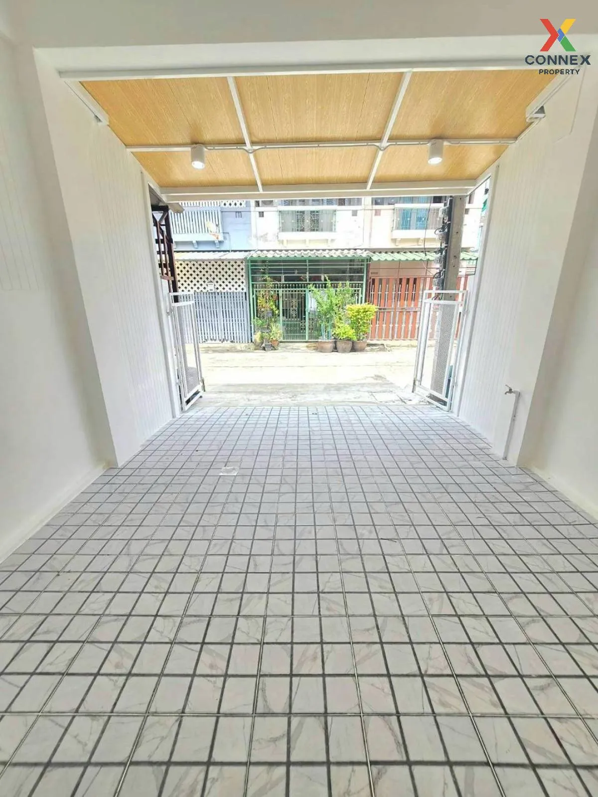 ขายทาวน์เฮ้าส์/ทาวน์โฮม  บัวทองธานี พาร์ค รีโนเวทใหม่ บางบัวทอง บ 4