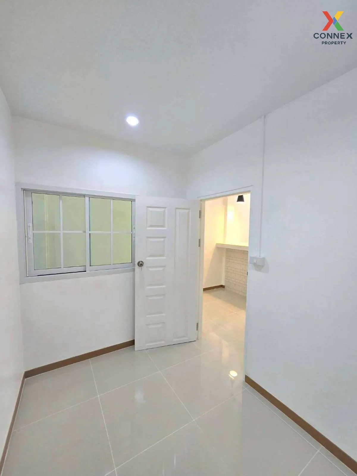 ขายทาวน์เฮ้าส์/ทาวน์โฮม  บัวทองธานี พาร์ค รีโนเวทใหม่ บางบัวทอง บ