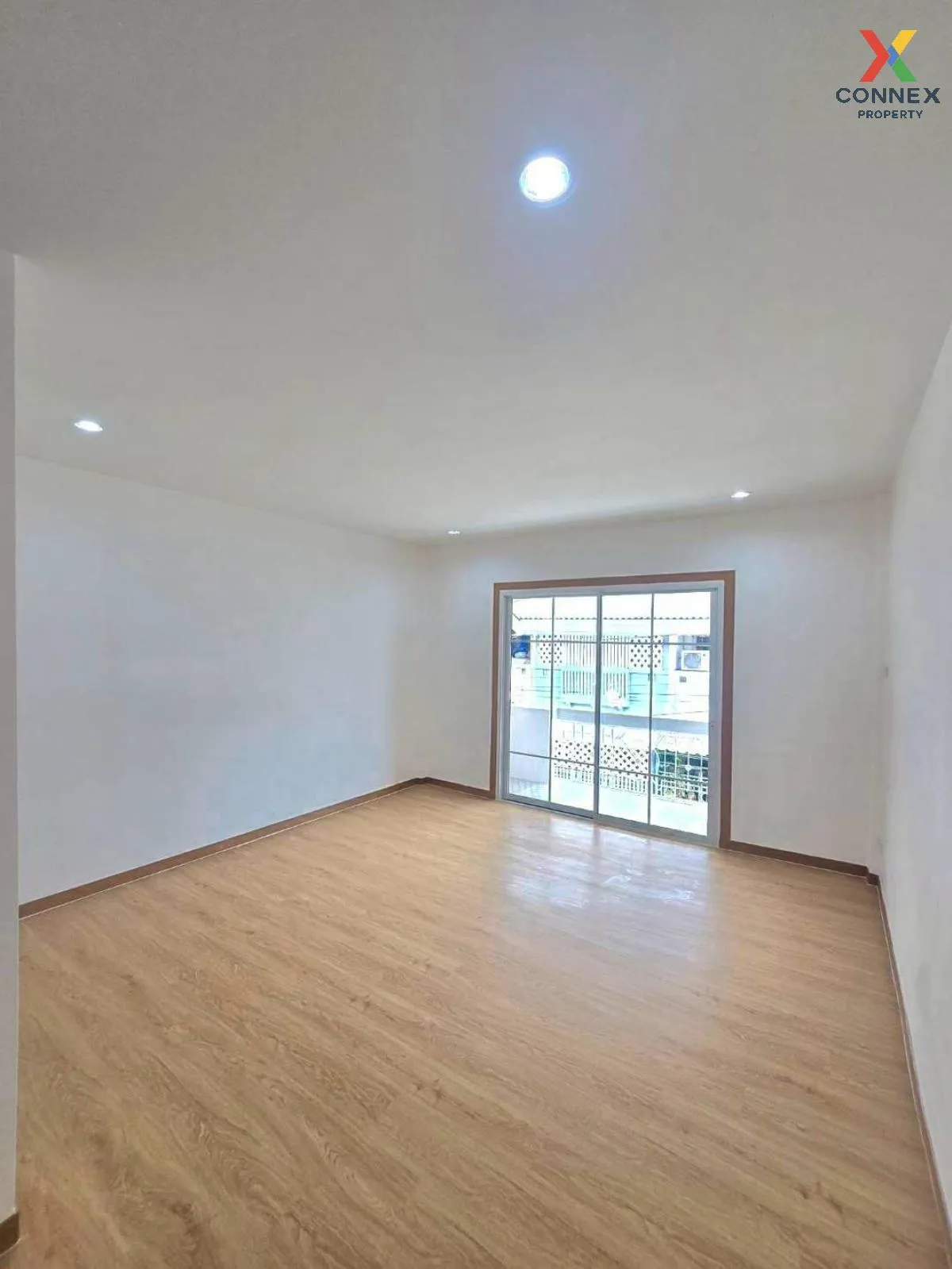ขายทาวน์เฮ้าส์/ทาวน์โฮม  บัวทองธานี พาร์ค รีโนเวทใหม่ บางบัวทอง บ