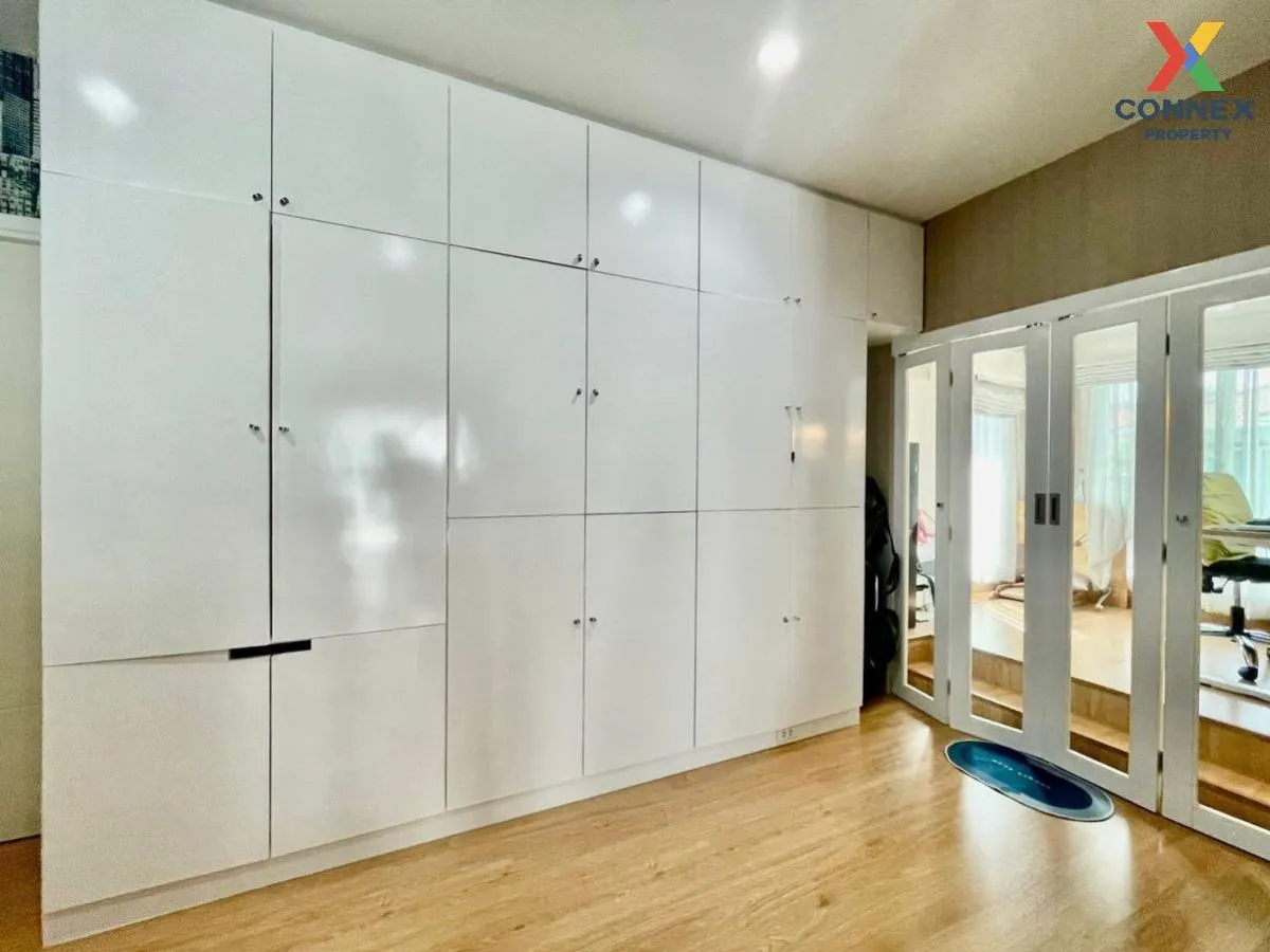 For Sale House , The Plant Exclusique Phatthanakan , ARL-Hua Mak 