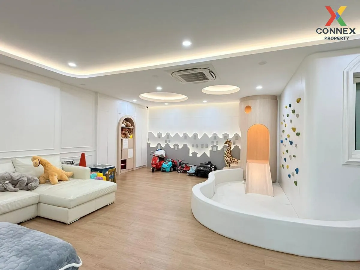 For Sale House , Golden Village Onnut-Pattanakarn , corner unit , 3
