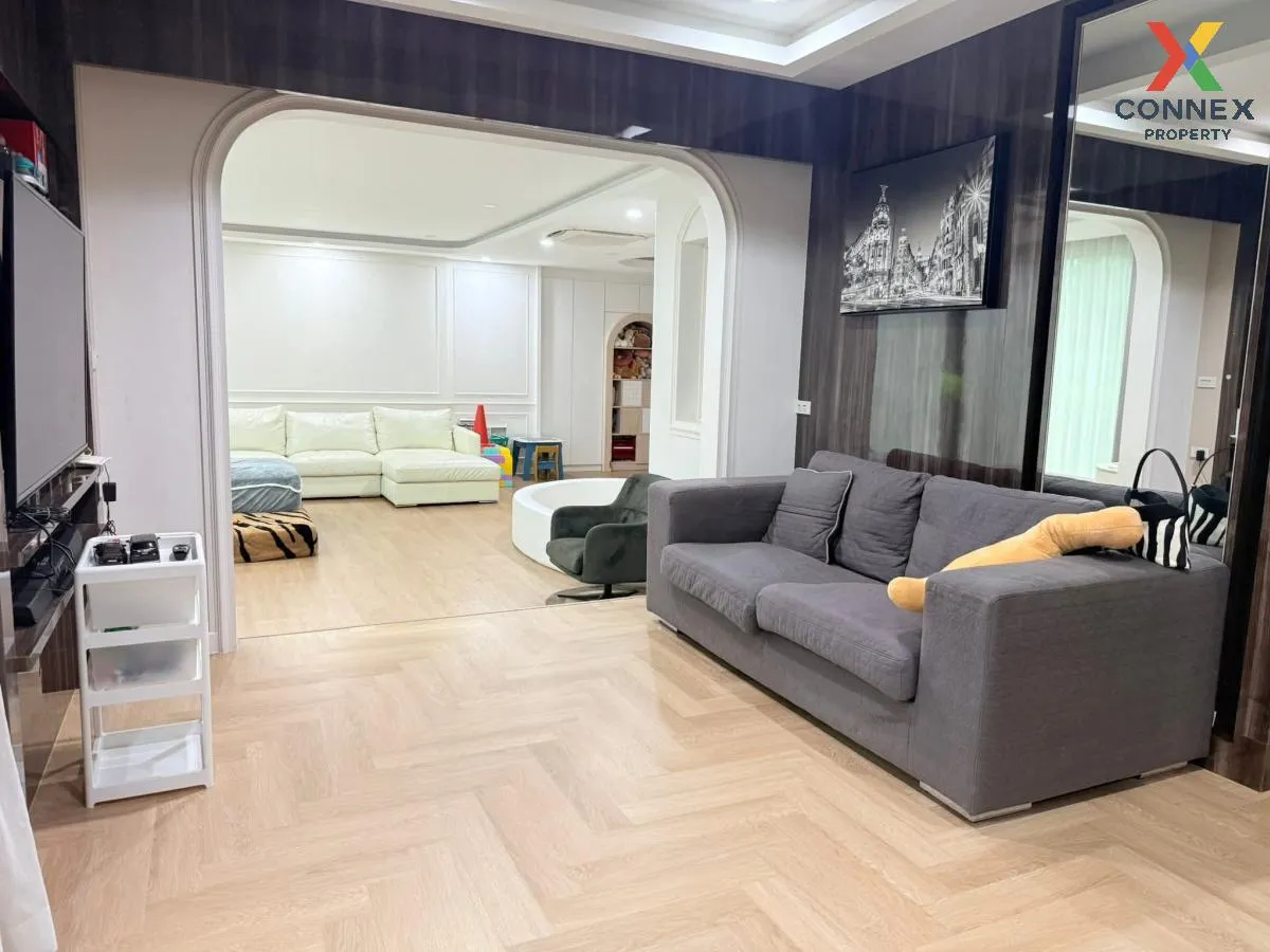 For Sale House , Golden Village Onnut-Pattanakarn , corner unit ,