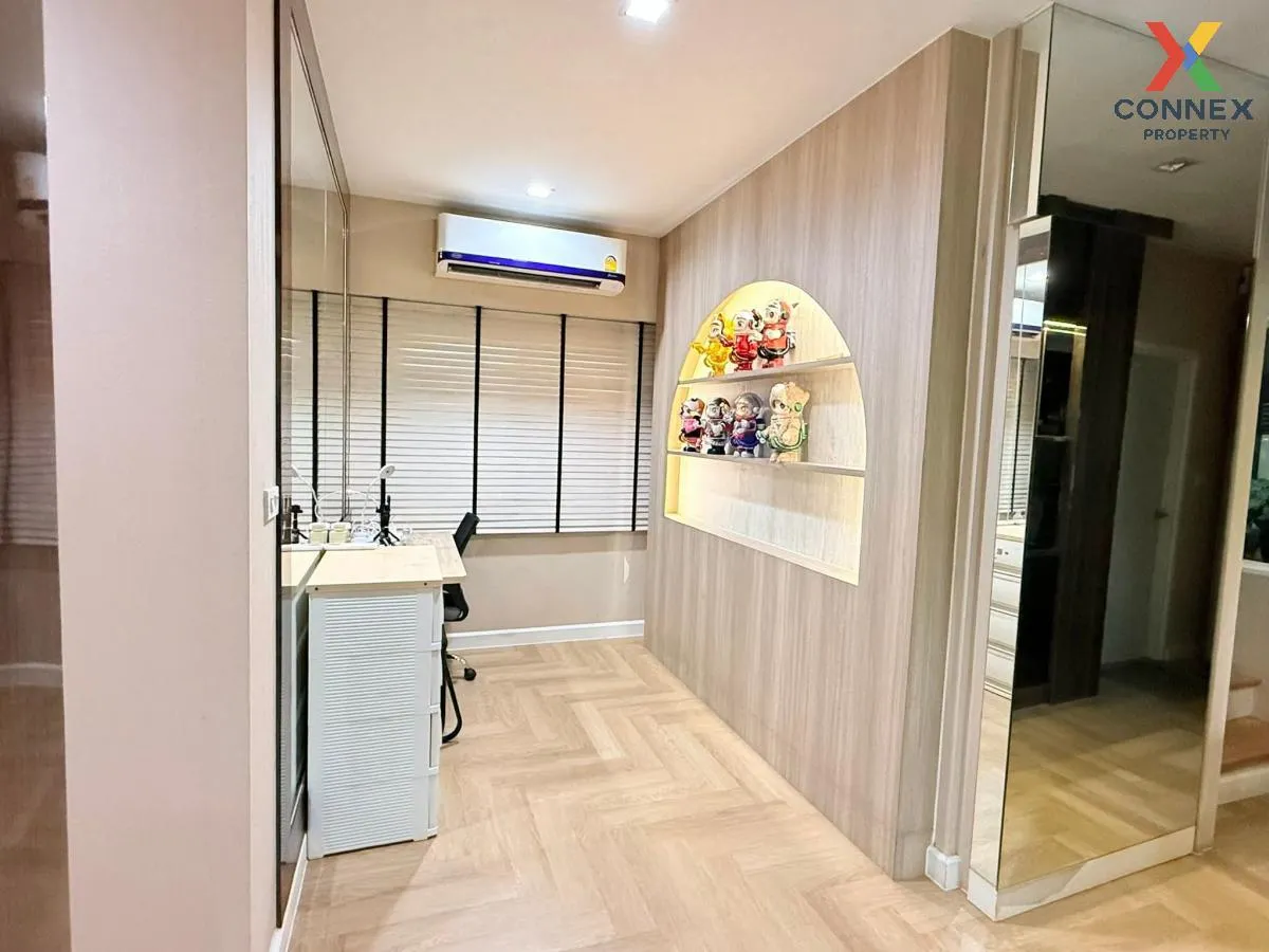 For Sale House , Golden Village Onnut-Pattanakarn , corner unit ,