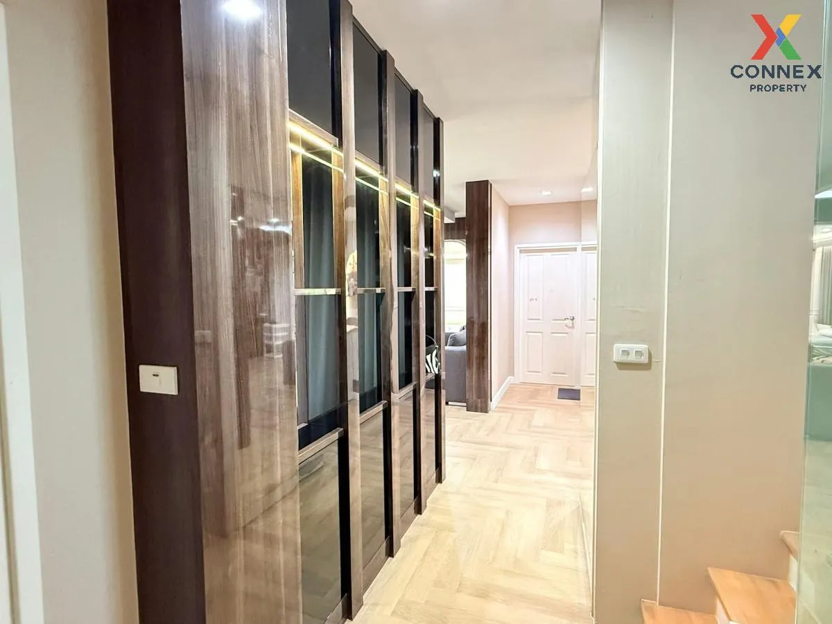 For Sale House , Golden Village Onnut-Pattanakarn , corner unit ,